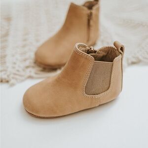 Consciously Baby WAXED LEATHER CHELSEA BOOT | COLOR 'SEDONA BROWN'